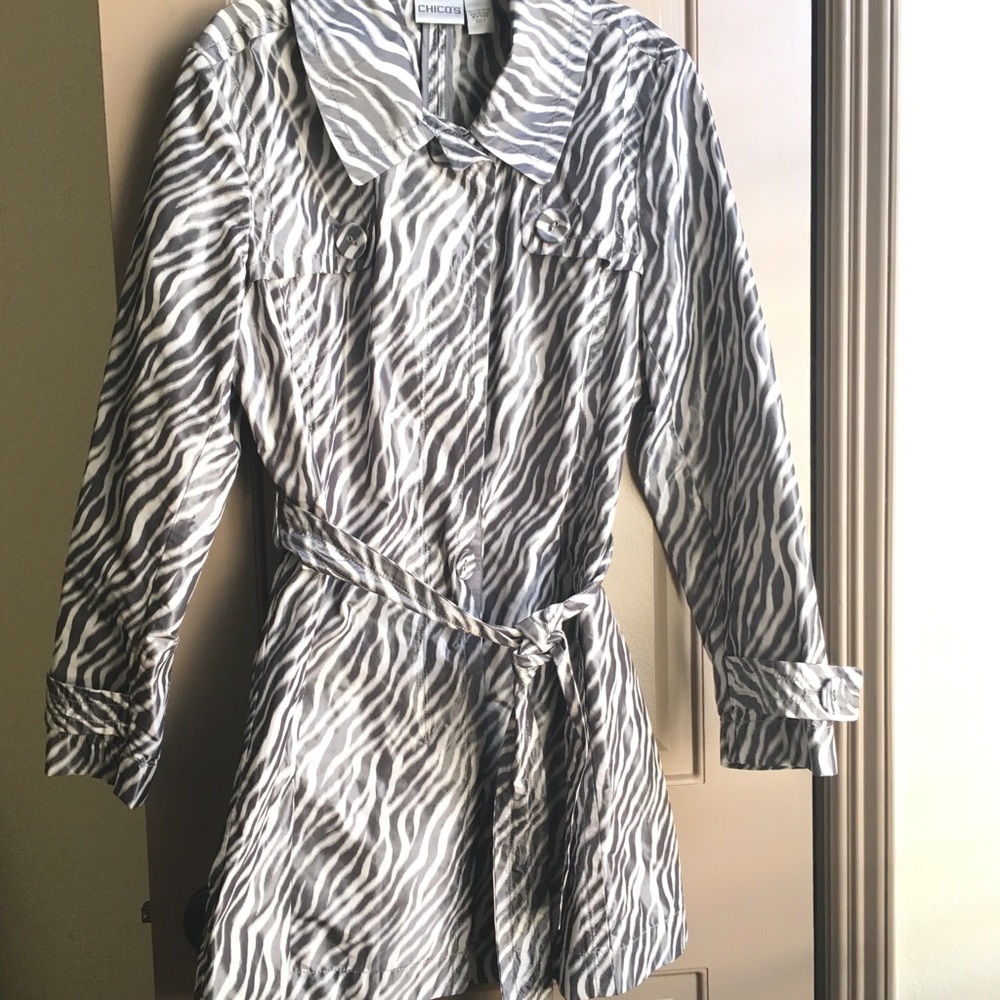 Chico’s short trench style jacket